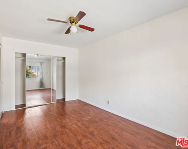 1236 N Gardner Street - Photo Thumbnail 11