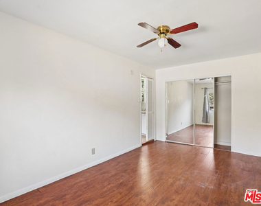 1236 N Gardner Street - Photo Thumbnail 9