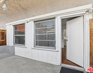 1236 N Gardner Street - Photo Thumbnail 12