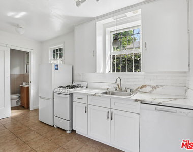 1236 N Gardner Street - Photo Thumbnail 5