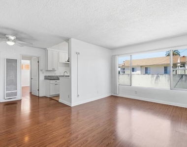 1812 N Gramercy Place - Photo Thumbnail 1