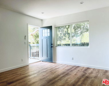 285 W Montecito Avenue - Photo Thumbnail 4