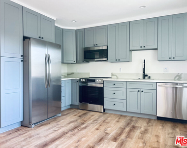 285 W Montecito Avenue - Photo Thumbnail 8