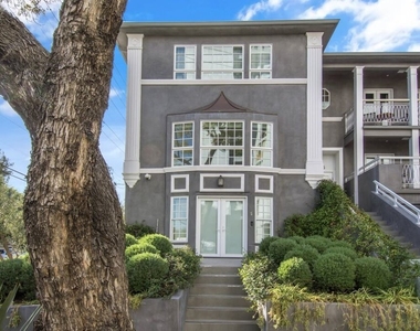 1105 Alta Loma Road - Photo Thumbnail 7
