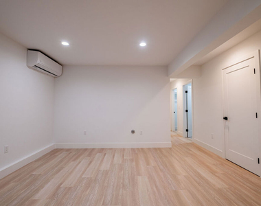 2107 Pullman Lane - Photo Thumbnail 31