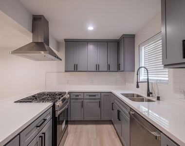 2107 Pullman Lane - Photo Thumbnail 13