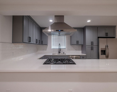 2107 Pullman Lane - Photo Thumbnail 15