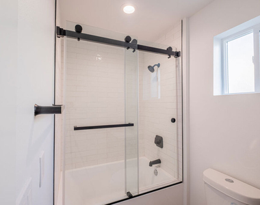 2107 Pullman Lane - Photo Thumbnail 19