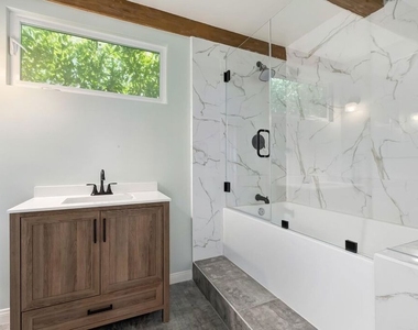 3493 Mandeville Canyon Road - Photo Thumbnail 8