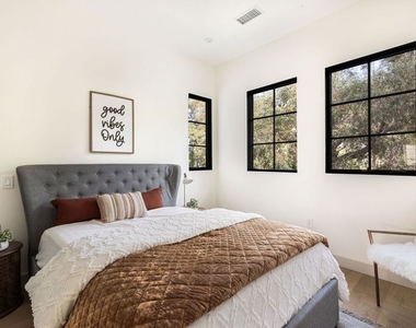 4624 Balboa Avenue - Photo Thumbnail 22