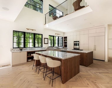 4624 Balboa Avenue - Photo Thumbnail 4