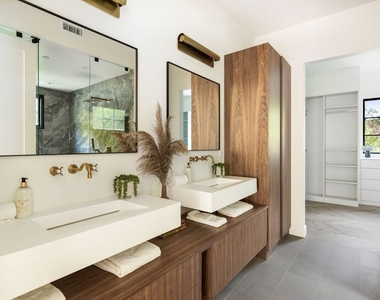 4624 Balboa Avenue - Photo Thumbnail 62