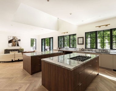 4624 Balboa Avenue - Photo Thumbnail 3