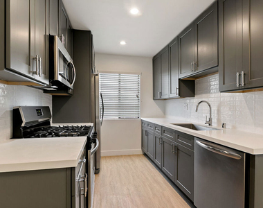 3314 S Mentone Avenue - Photo Thumbnail 3