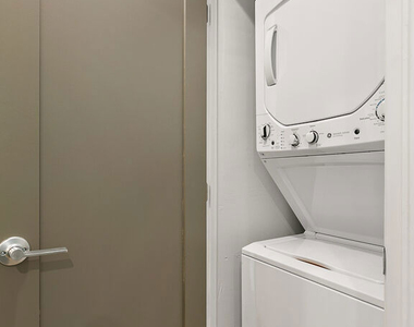 3314 S Mentone Avenue - Photo Thumbnail 9