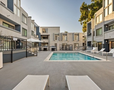 1940 N Highland Avenue - Photo Thumbnail 27