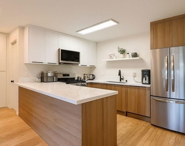 1940 N Highland Avenue - Photo Thumbnail 13