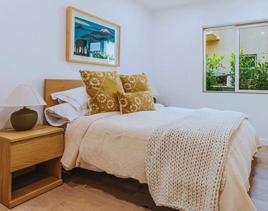 8417 Holy Cross Place - Photo Thumbnail 17