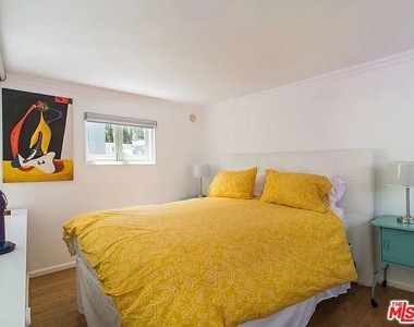 8661 Clifton Way - Photo Thumbnail 12