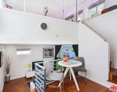 8661 Clifton Way - Photo Thumbnail 5