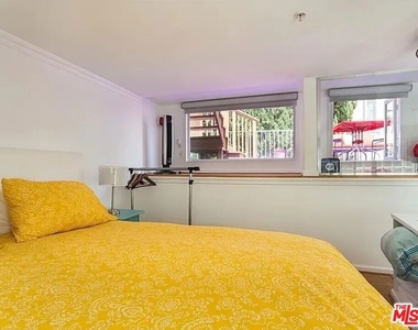8661 Clifton Way - Photo Thumbnail 14