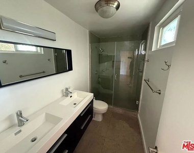 811 S Bedford Street - Photo Thumbnail 9