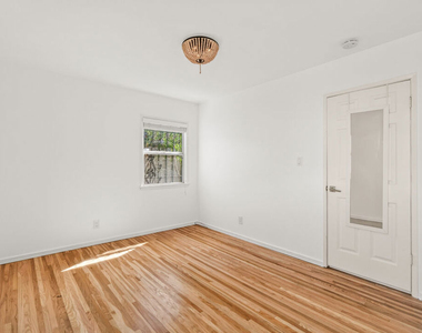 5605 Clemson Street - Photo Thumbnail 7