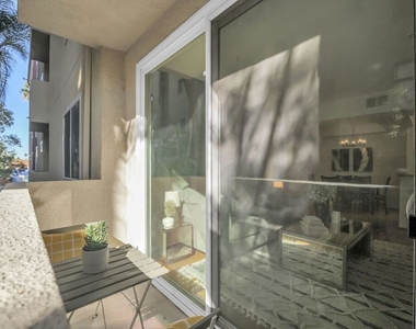 620 S Gramercy Place - Photo Thumbnail 5