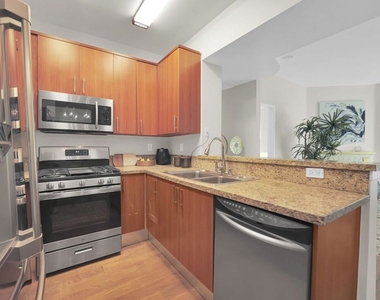 620 S Gramercy Place - Photo Thumbnail 10