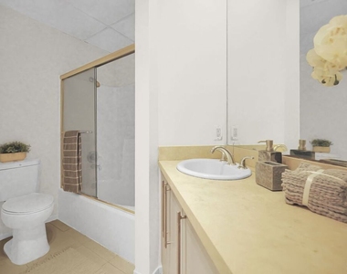 620 S Gramercy Place - Photo Thumbnail 20