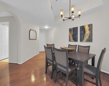 620 S Gramercy Place - Photo Thumbnail 8