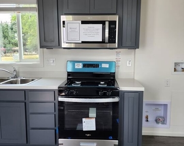 17650 Grand Avenue - Photo Thumbnail 4