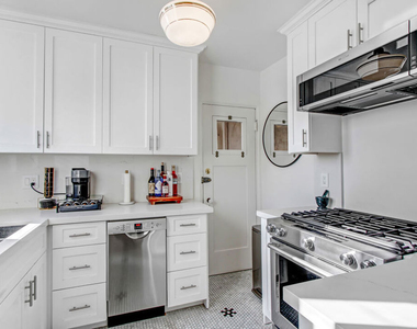 8262 Fountain Avenue - Photo Thumbnail 12