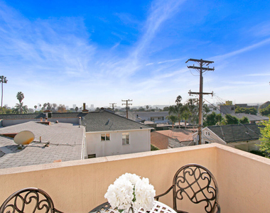 8262 Fountain Avenue - Photo Thumbnail 8