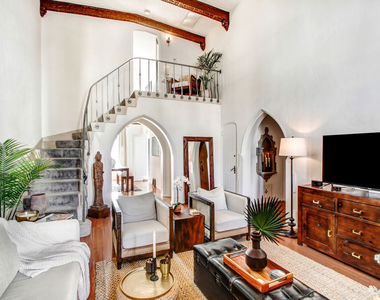 8262 Fountain Avenue - Photo Thumbnail 1