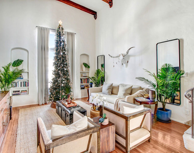 8262 Fountain Avenue - Photo Thumbnail 14
