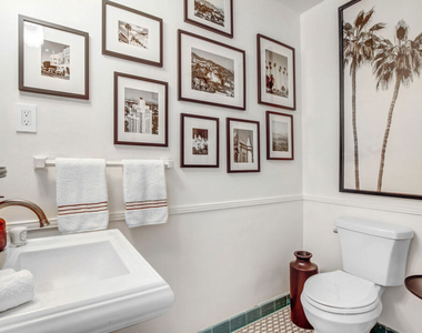 8262 Fountain Avenue - Photo Thumbnail 9