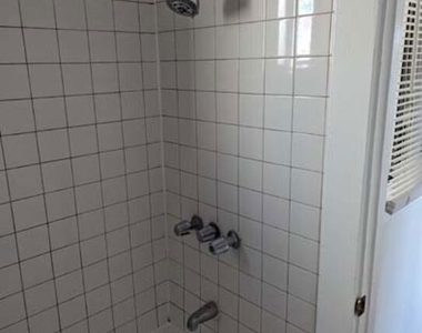 1298 Queen Anne Pl. - Photo Thumbnail 9
