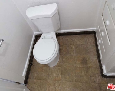 1298 Queen Anne Pl. - Photo Thumbnail 8