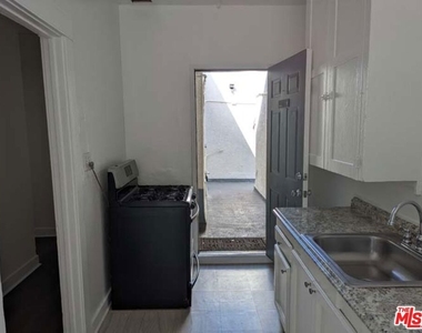 1298 Queen Anne Pl. - Photo Thumbnail 11