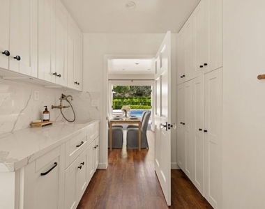 2878 Royston Place - Photo Thumbnail 20