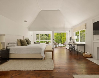 2878 Royston Place - Photo Thumbnail 10