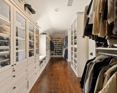 2878 Royston Place - Photo Thumbnail 14
