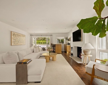 2878 Royston Place - Photo Thumbnail 2