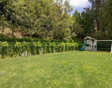 2878 Royston Place - Photo Thumbnail 26