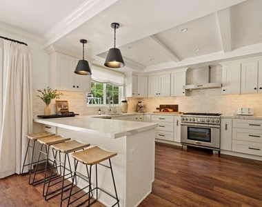 2878 Royston Place - Photo Thumbnail 6