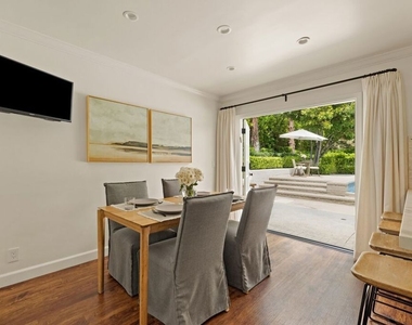 2878 Royston Place - Photo Thumbnail 8