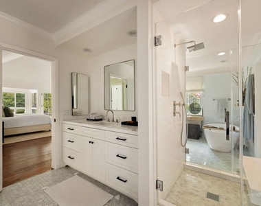 2878 Royston Place - Photo Thumbnail 13
