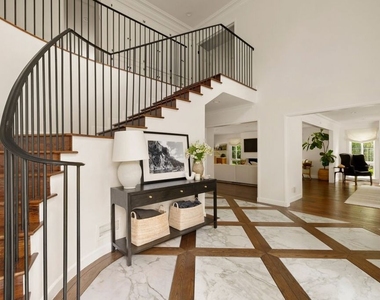 2878 Royston Place - Photo Thumbnail 1