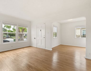 7869 Croydon Avenue - Photo Thumbnail 2